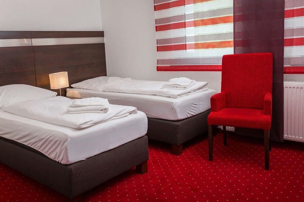 Skyhotel Merseburg Exterior photo