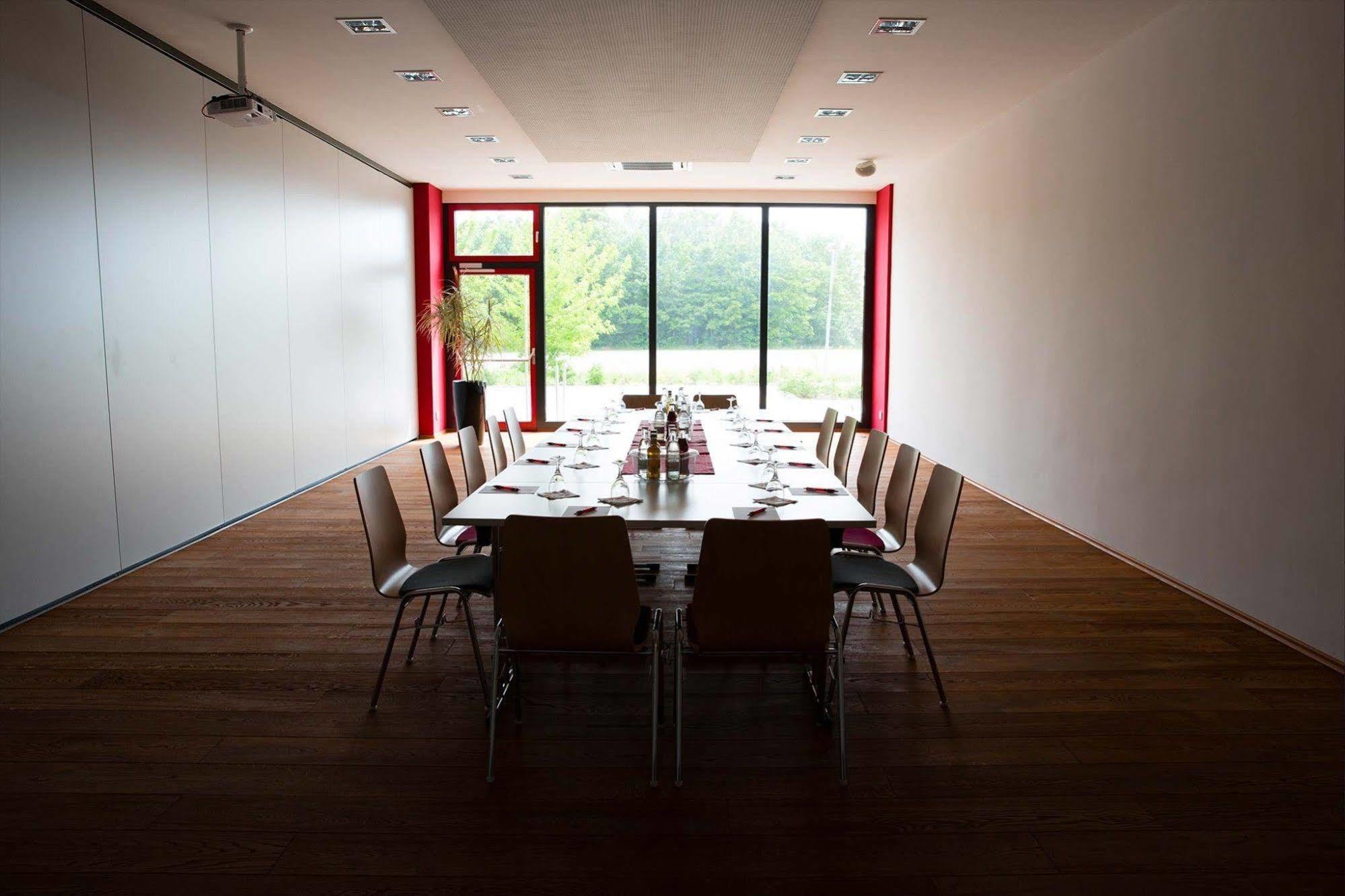 Skyhotel Merseburg Exterior photo
