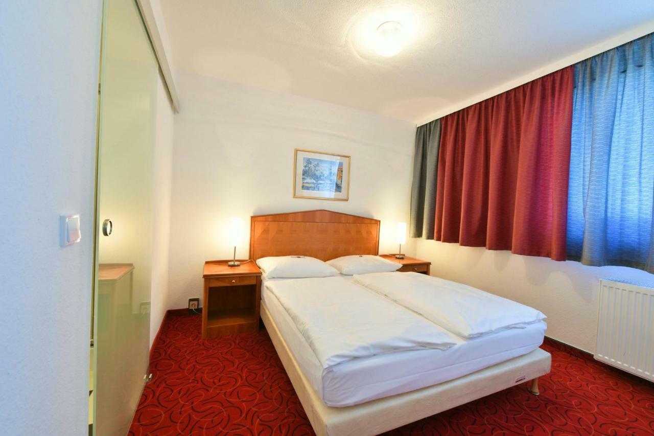 Skyhotel Merseburg Room photo