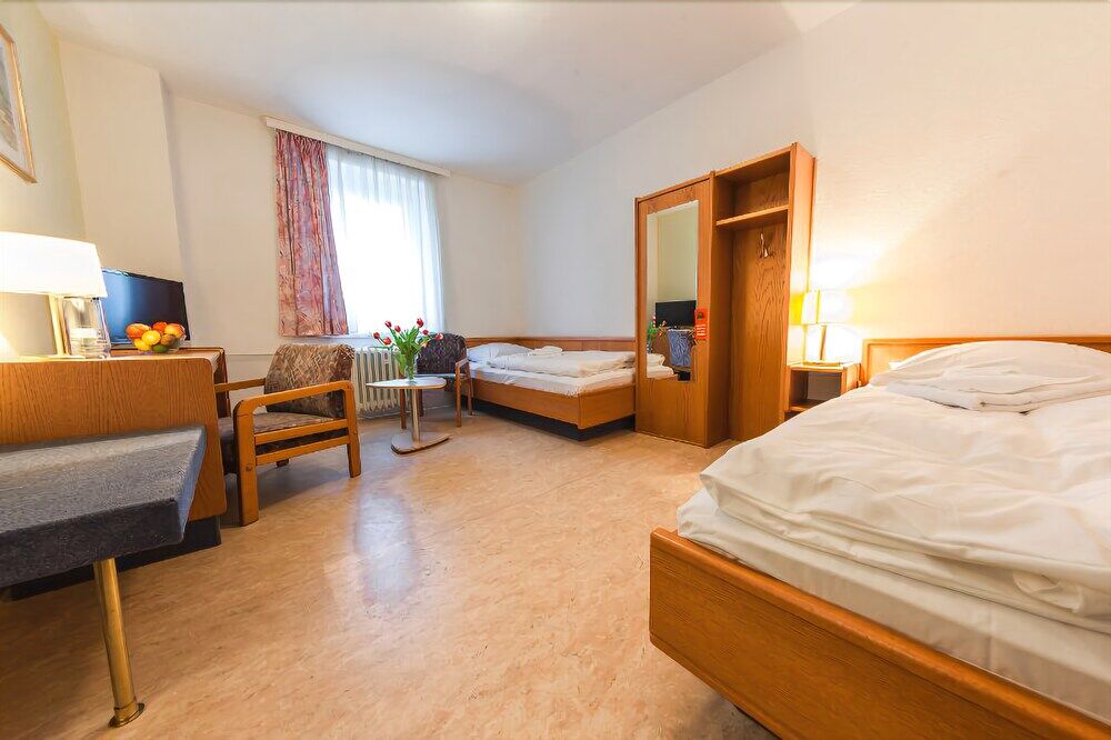 Skyhotel Merseburg Exterior photo